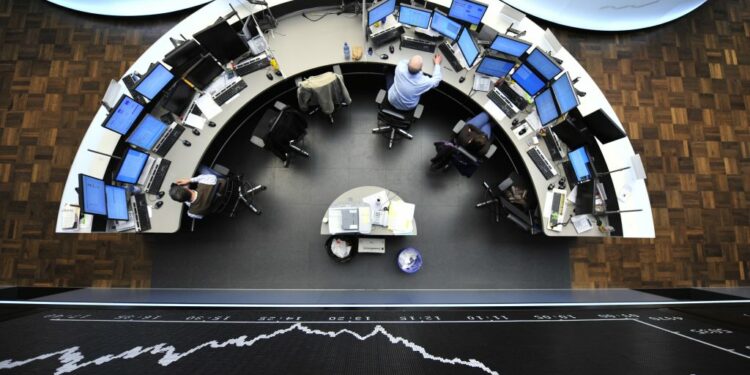 DAX endeks tahmini F/K oranına göre iskontolu işlem gören Alman hisseleri