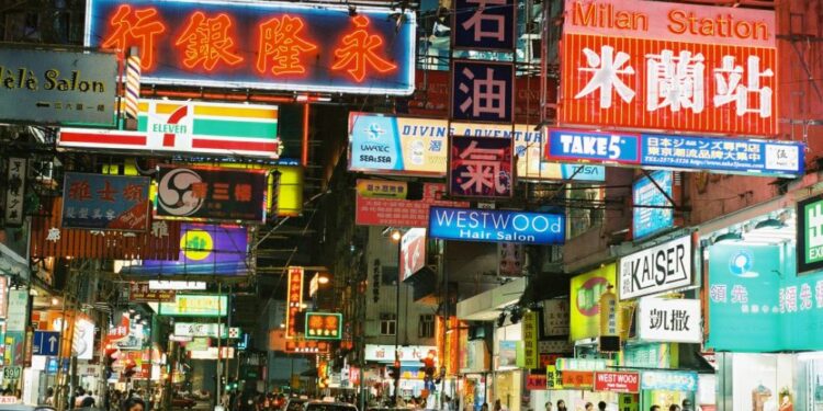 Hang Seng Index, Hong Kong; 23.500 üzeri tepki alımları sertleşebilir, endekste en çok AL verilen hisseler