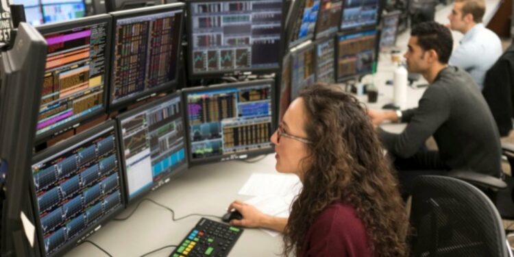 1Ç22 Finansalları ile Nakit Yaratabilmiş, Operasyonel Karlılığı Yüksek Olan Likit BIST-100 hisseleri