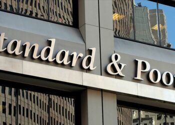 S&P’de dün düşüşe rağmen pozitif ayrışan enerji sektöründe, F/K tahminine göre iskontolu hisseler