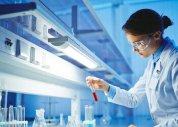 BIST’de sağlık temalı şirketlerin F/K oranları ve yabancı oranı değişimleri