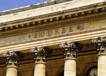 Fransa’da tahmini temettü verimi %2 üzerinde olan ve % 10 potansiyel getiri oranı ile F/K anlamında ucuz kalmış hisseler