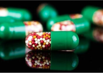 S&P 500’de sağlık teması ile bakıldığında öne çıkan şirketlerin analist hedef fiyatları ve benzerlerine göre iskonto oranları