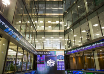 İngiltere’de pozitif ayrışan iletişim sektörü hisseleri ve potansiyel getiri oranları